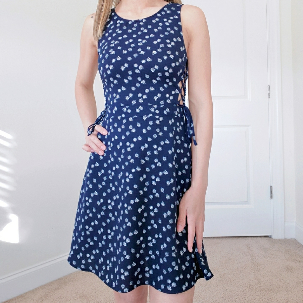 Divided by H&M white flower navy lace up dress 2